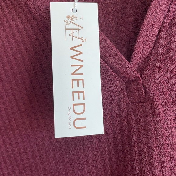 Waffle Knit V Cut Neck Henley Long Sleeve Shirt Sweater in Maroon NWT - Picture 2 of 11
